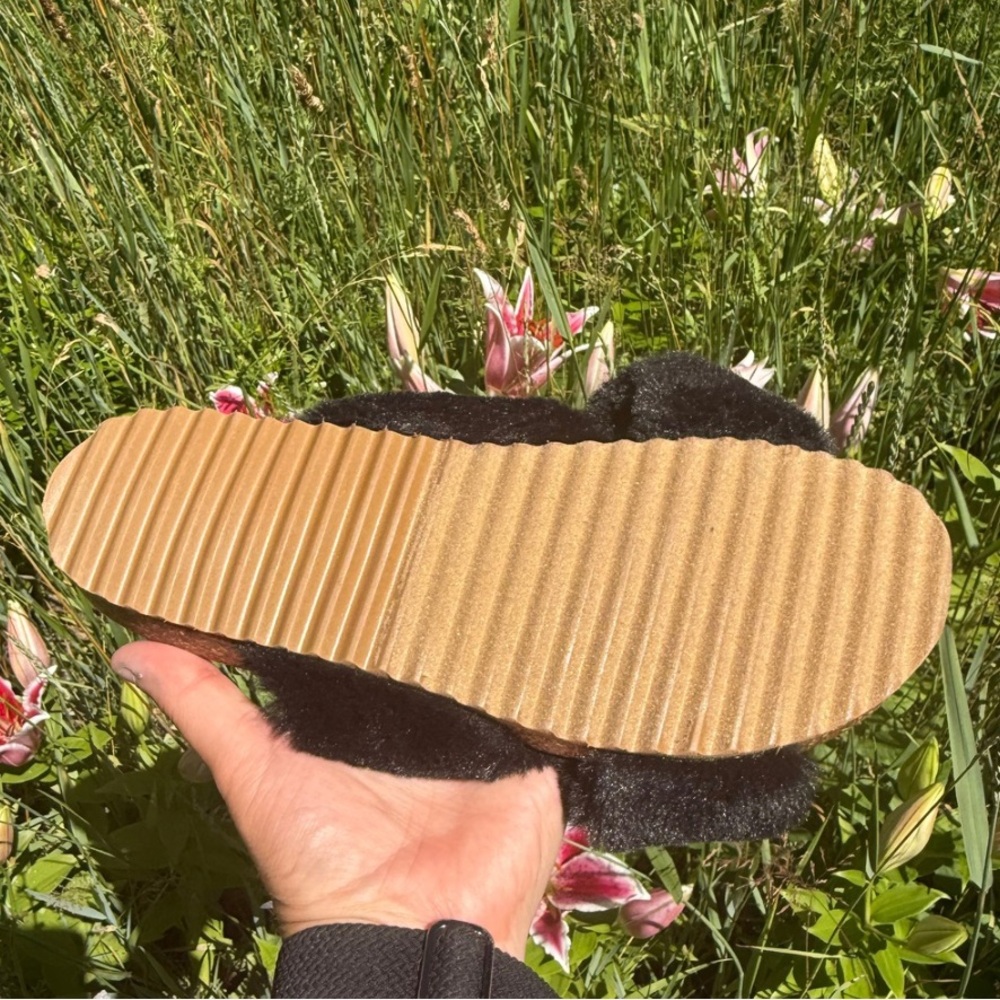 Vince Camuto Black Faux Fur Cork Slides Women’s 7 | Cozy Fall Sandals - Picture 7 of 7
